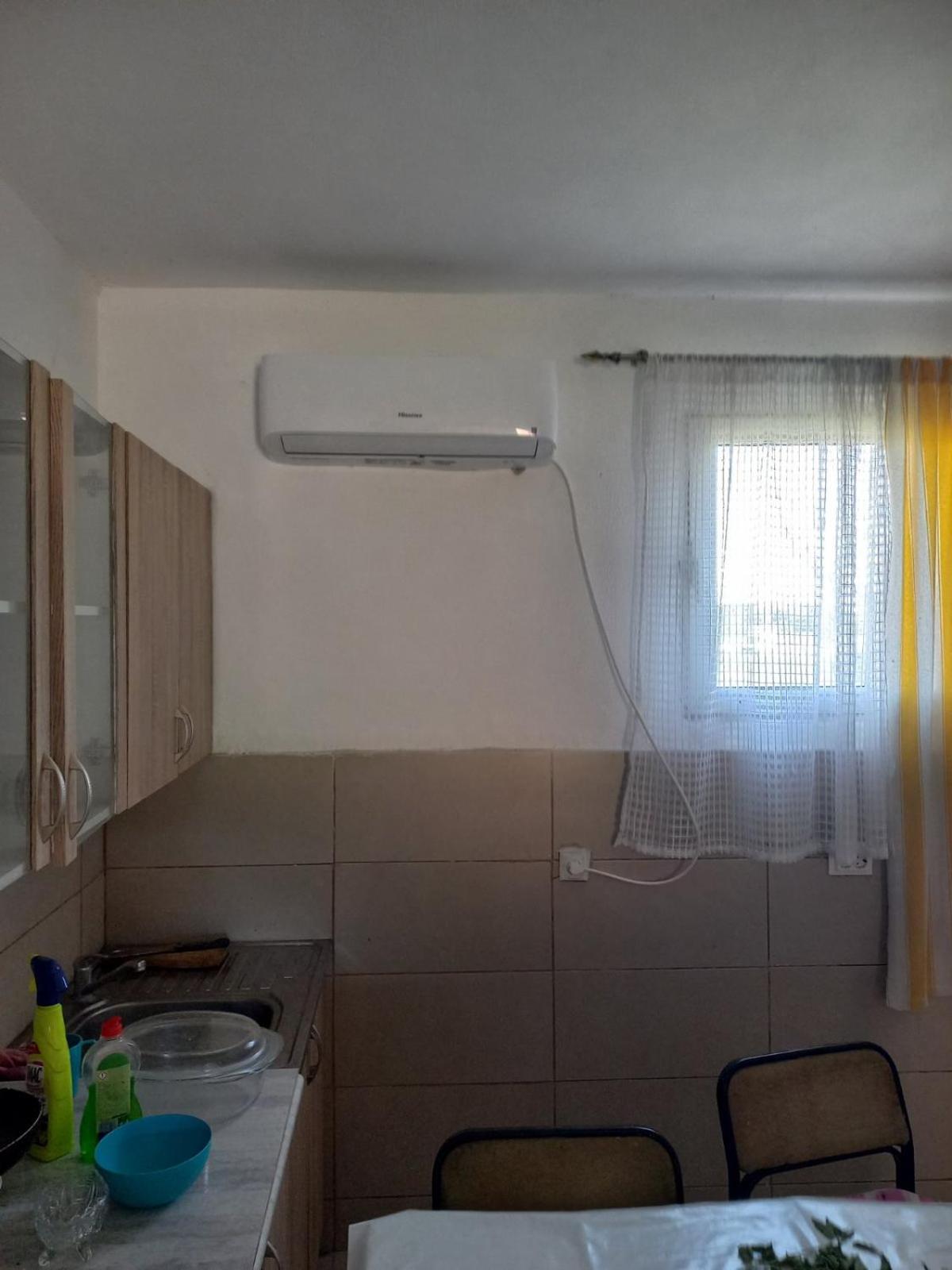 Hostel Dragana Mitrovici  Buitenkant foto