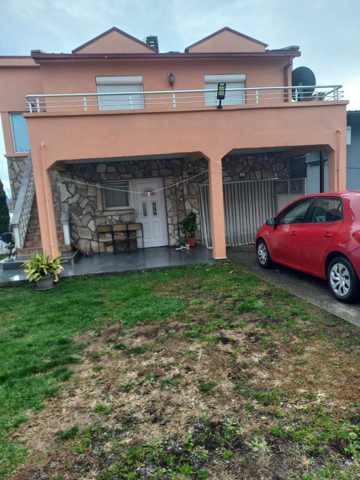 Hostel Dragana Mitrovici  Buitenkant foto