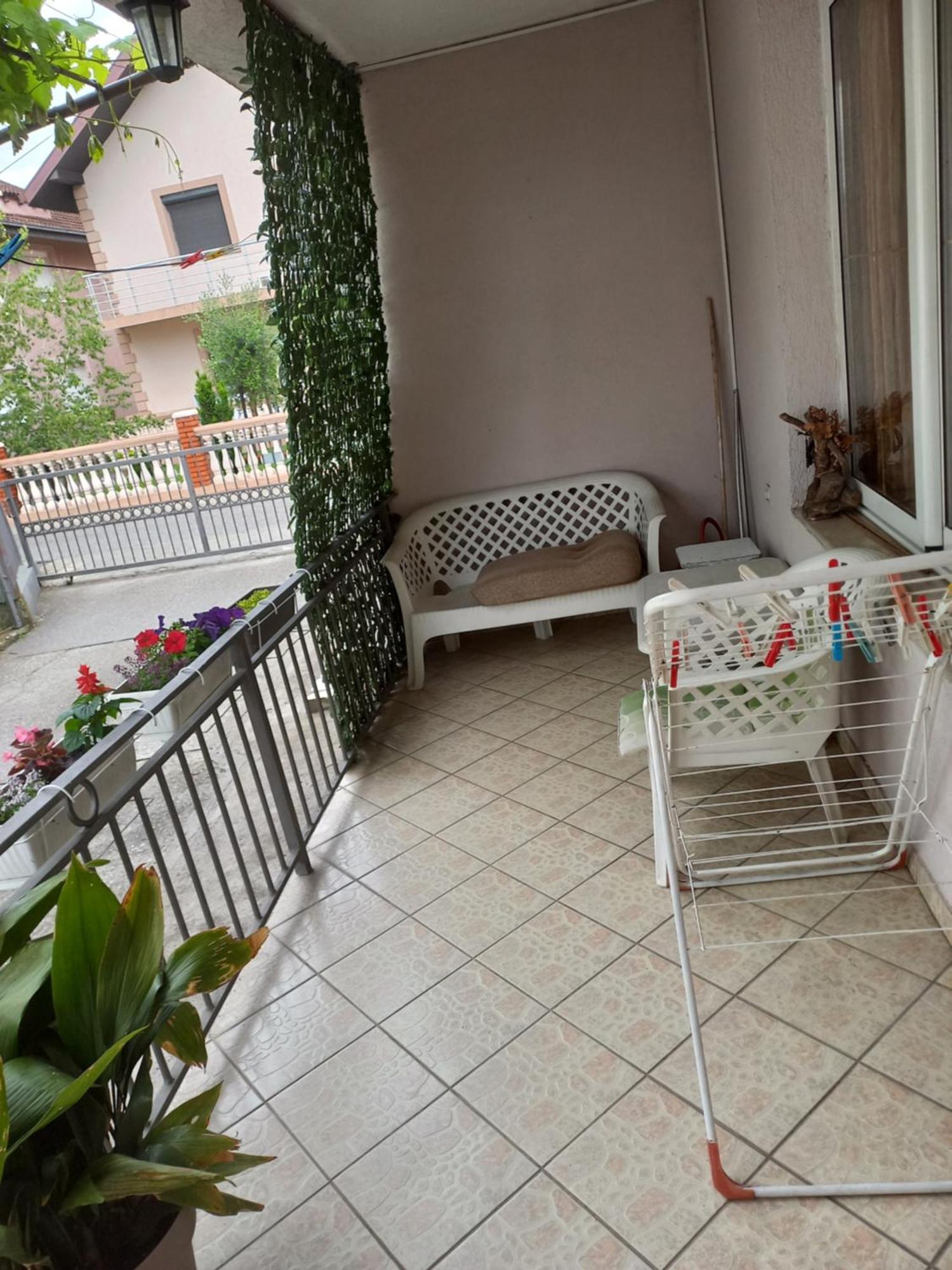 Hostel Dragana Mitrovici  Buitenkant foto